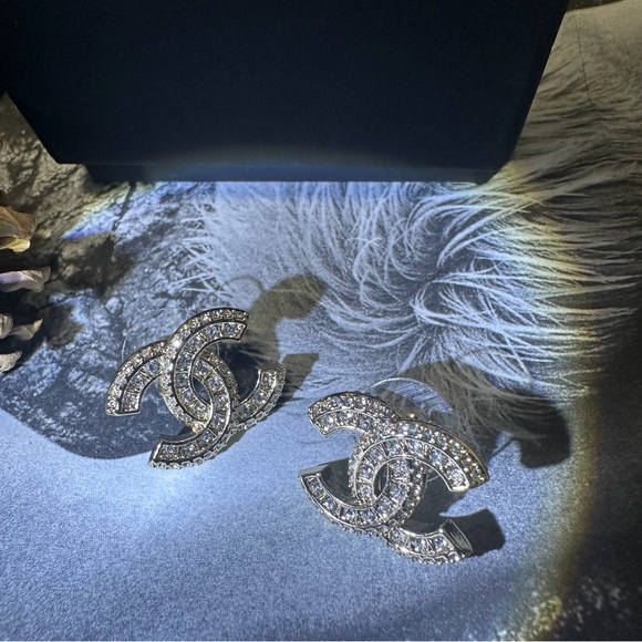 Authentic Chanel earrings💕💕💕 - Picture 1 of 10